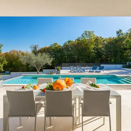 Tonchi 3 Bedroom Private Pool Bbq & Garden * Barban