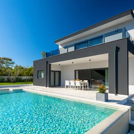 Villa Tonchi 3 Bedroom Private Pool Bbq & Garden