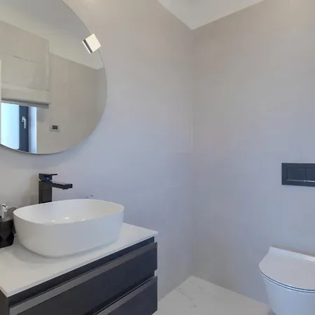 Tonchi 3 Bedroom Private Pool Bbq & Garden *