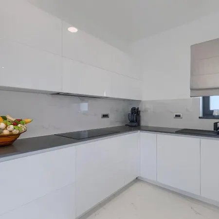 Tonchi 3 Bedroom Private Pool Bbq & Garden