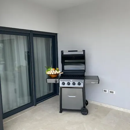 Tonchi 3 Bedroom Private Pool Bbq & Garden فيلة *