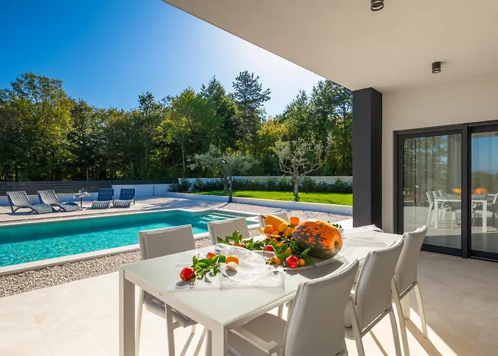 Tonchi 3 Bedroom Private Pool Bbq&garden Villa *