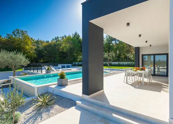 Tonchi 3 Bedroom Private Pool Bbq&garden Villa *