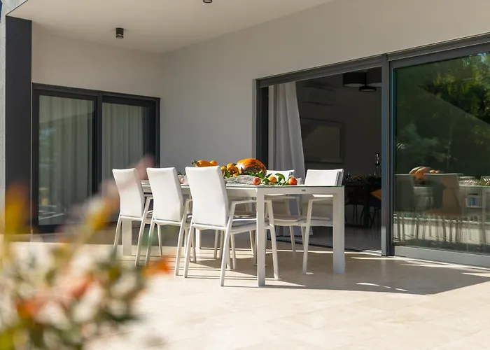 Tonchi 3 Bedroom Private Pool Bbq&garden Villa *