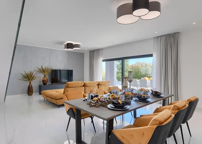 Tonchi 3 Bedroom Private Pool Bbq&garden *