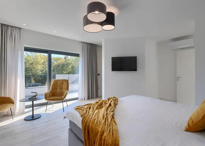 Tonchi 3 Bedroom Private Pool Bbq&garden Villa *