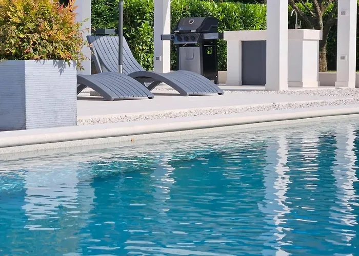 Tonchi 3 Bedroom Private Pool Bbq&garden Villa *